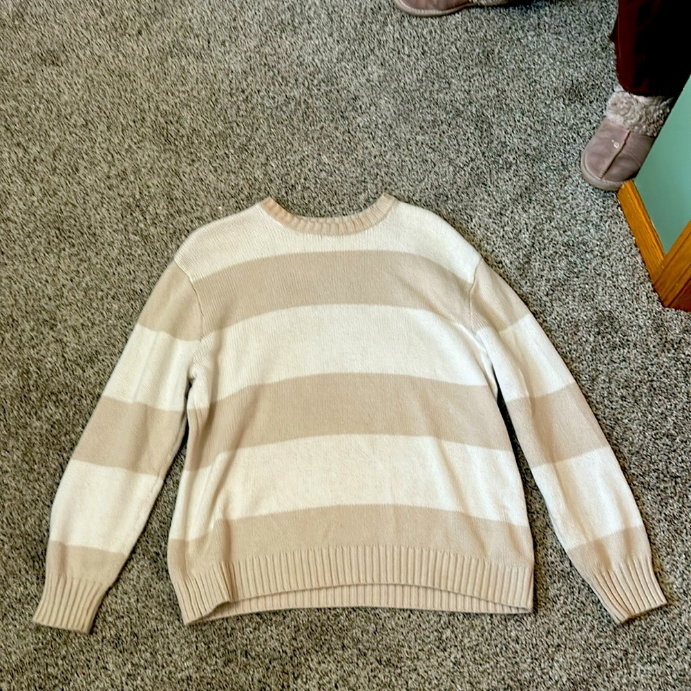 This warm cute sweater is from Hollister.